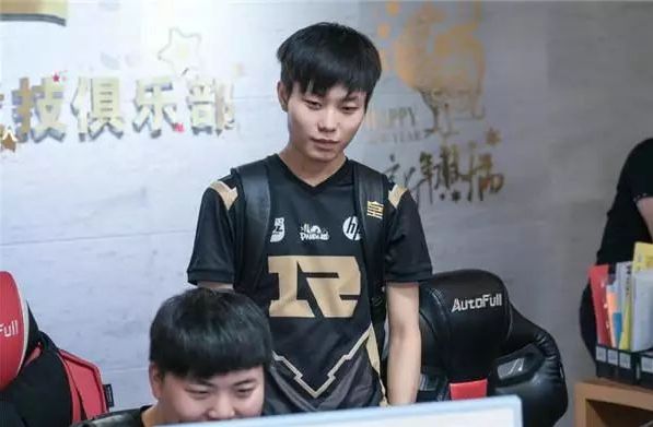 以马刺为例 以马刺为例