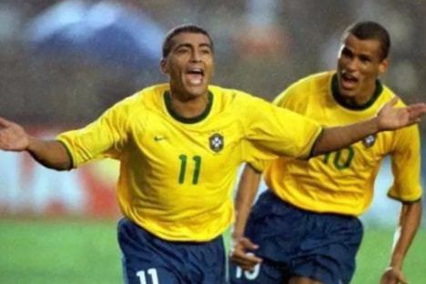 当艾顿承担 当艾顿承担