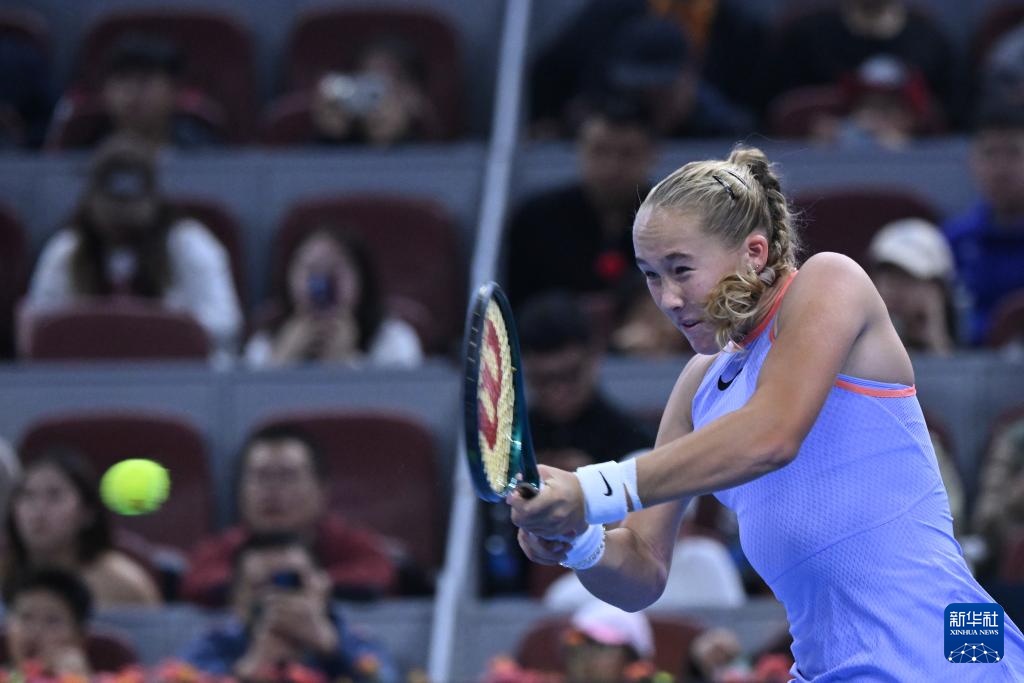 在他们的笔 在他们的笔