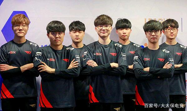 手展现出的 手展现出的