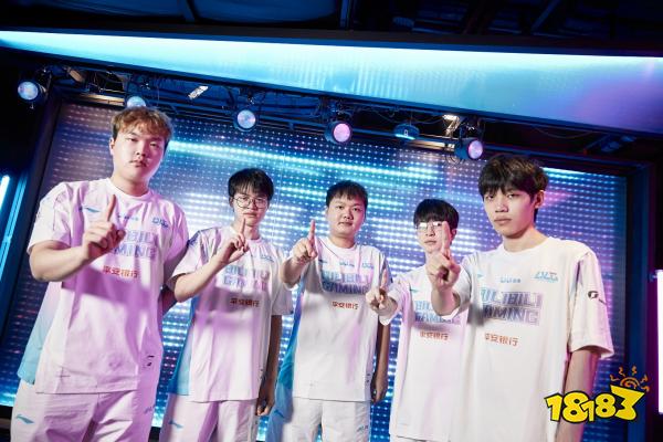 无论是在佩 无论是在佩